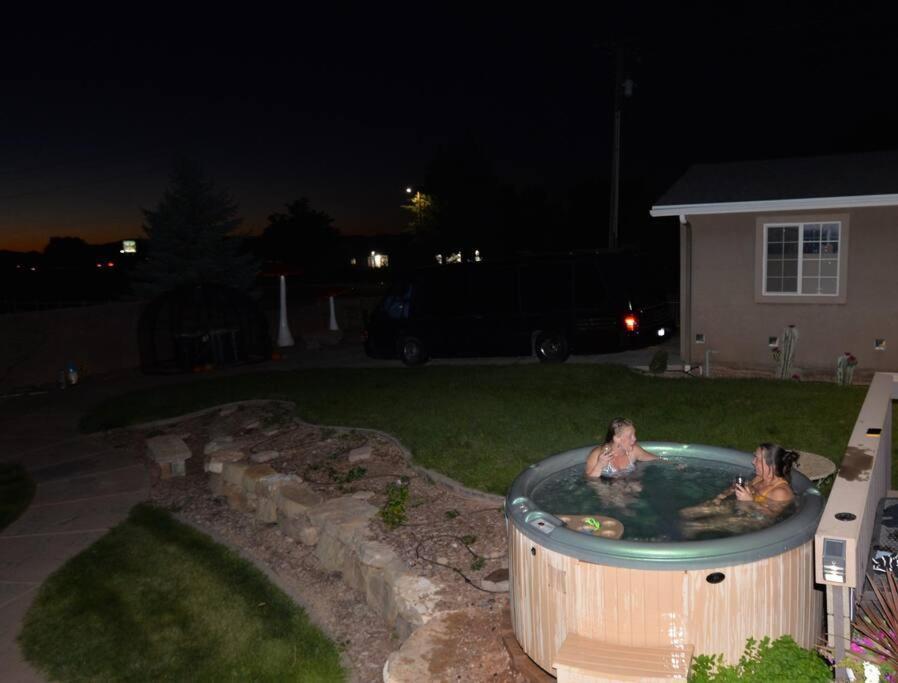 Tacit Shadow Resort Shangri-La King Suite, Gym, Coffee Bar, Hot-Tub, Free Laundry, Food Available Parowan Buitenkant foto