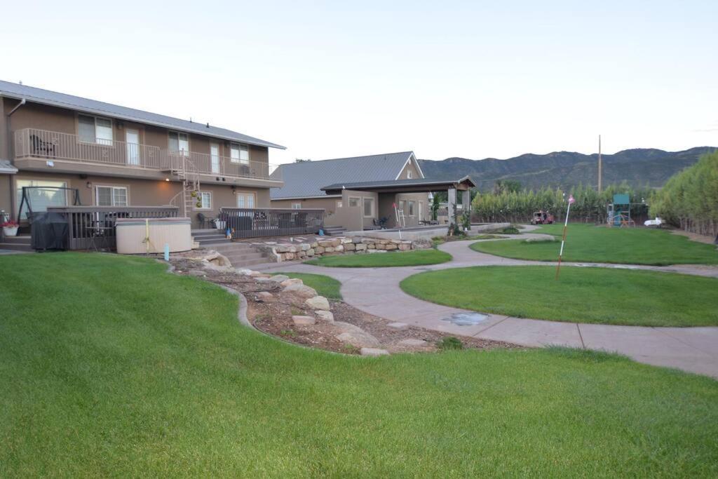 Tacit Shadow Resort Shangri-La King Suite, Gym, Coffee Bar, Hot-Tub, Free Laundry, Food Available Parowan Buitenkant foto