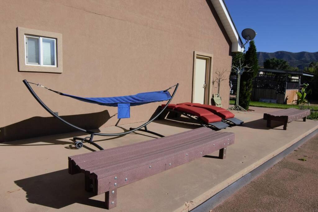 Tacit Shadow Resort Shangri-La King Suite, Gym, Coffee Bar, Hot-Tub, Free Laundry, Food Available Parowan Buitenkant foto